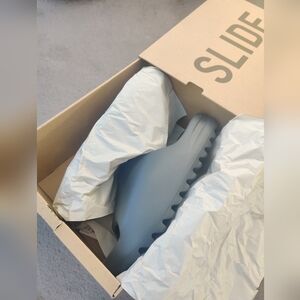 YZY Slides Dark Onyx